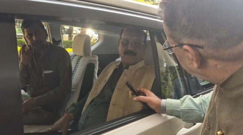 कैबिनेट बैठक के दौरान बिगड़ी कैबिनेट मंत्री सुबोध उनियाल की तबीयत, बैठक छोड़कर पहुंचे अस्पताल, सांस लेने में हुई दिक्कत