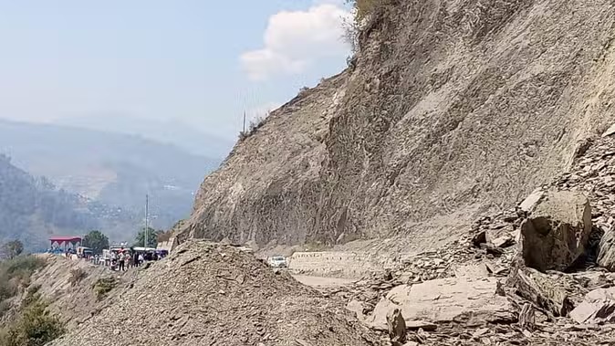 ऋषिकेश -देवप्रयाग में बढ़ती दुर्घटनाओं को रोकने के लिए बड़ा फैसला, रात दस बजे से सुबह पांच बजे तक नहीं चलेंगे वाहन, आपातकालीन सेवाओं रहेंगी जारी