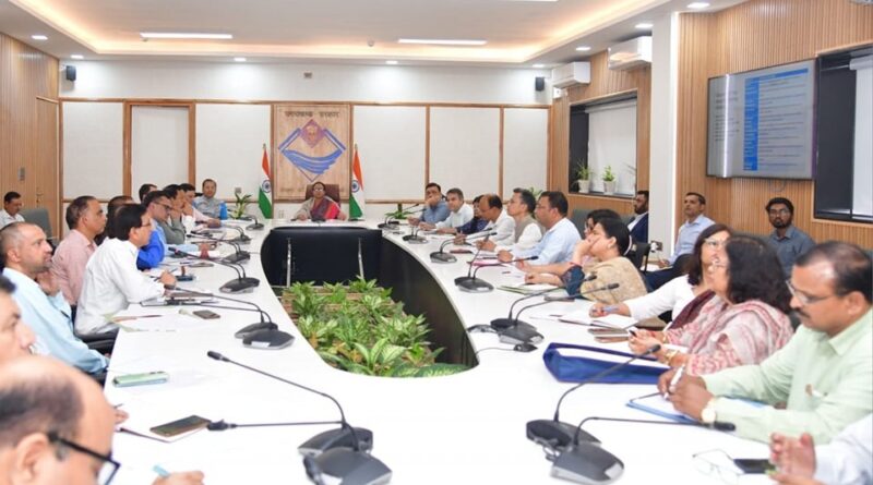 मुख्य सचिव राधा रतूड़ी ने स्किल डेवलपमेंट एण्ड एम्पलाॅयमेंट काॅनक्लेव की तैयारियों के सम्बन्ध में की समीक्षा बैठक, दिए निर्देश 