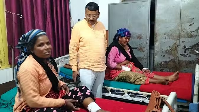 पिथौरागढ़ में घर में घुसकर तीन महिलाओं पर तेंदुए ने किया हमला, शोर मचाया तो जंगल की ओर भागा, तीनों घायल