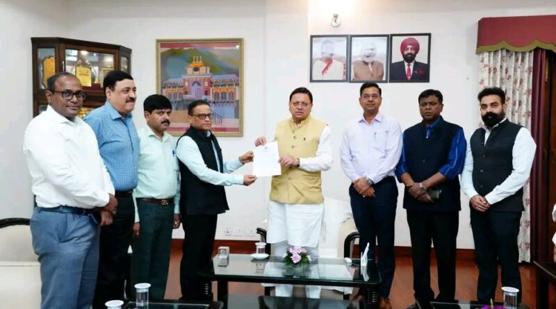 मुख्यमंत्री धामी से आईएएस एसोसिएशन के पदाधिकारियों ने की भेंट, विभिन्न विषयों पर की वार्ता 