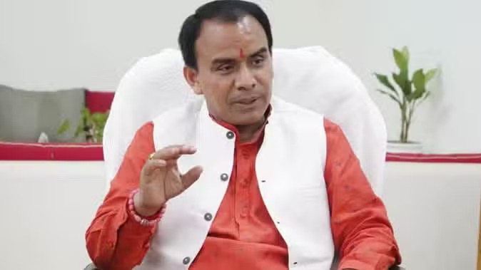 एक्शन में धामी सरकार,लंबे समय से गैरहाजिर 118 डॉक्टरों की सेवाएं होंगी समाप्त, 14 दिन का नोटिस जारी