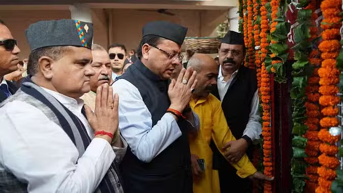 मुख्यमंत्री धामी ने राज्य स्थापना दिवस के अवसर पर कचहरी में शहीद आंदोलनकारियों को पुष्पांजलि अर्पित कर दी श्रद्धांजलि, ये की बड़ी घोषणाएं