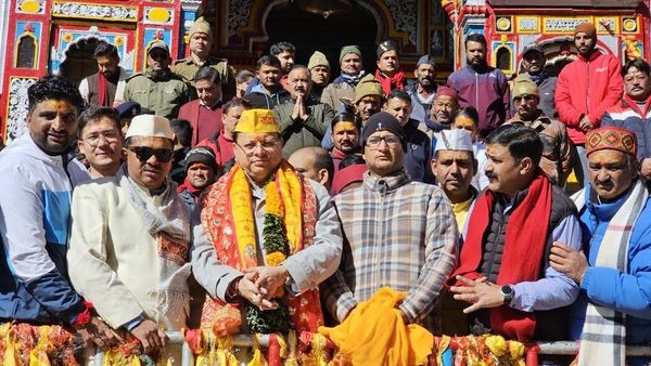 मुख्यमंत्री धामी ने श्री बदरीनाथ धाम में की पूजा अर्चना, प्रदेश की सुख समृद्धि एवं शांति की करी कामना 