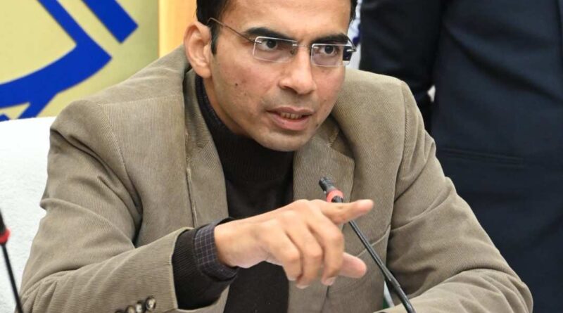खनन माफियाओं पर चलाया कानून का सख्त हंटर,कम्पांउडिंग/पेनल्टी के खेल से बाज आएं अधिकारीःजिलाधिकारी सविन बसंल