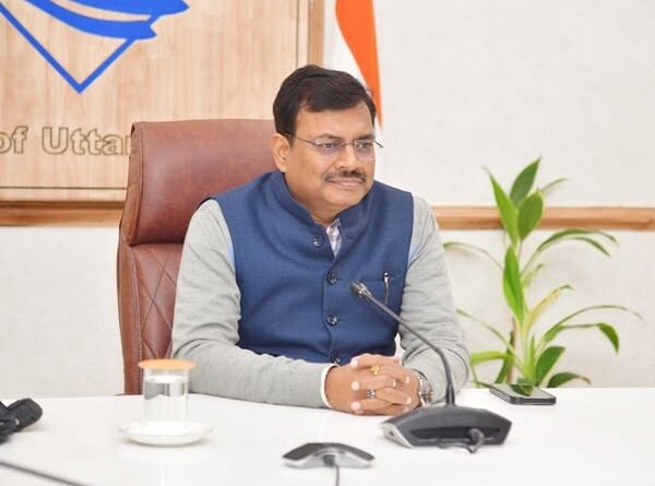 अपर मुख्य सचिव आनन्द बर्द्धन ने उत्तराखण्ड पशुधन विकास परिषद की गवर्निंग बॉडी की ली बैठक 