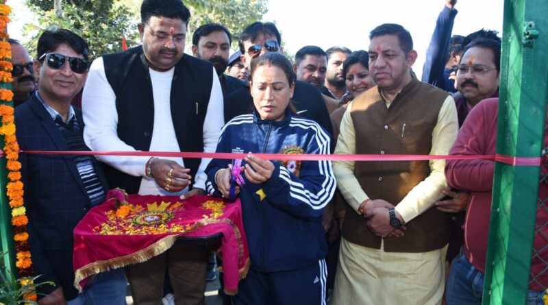 खेल मंत्री रेखा आर्य ने हरिद्वार में किया बास्केटबॉल कोर्ट का लोकार्पण, खिलाड़ियों को बांटी स्पोर्ट्स किट