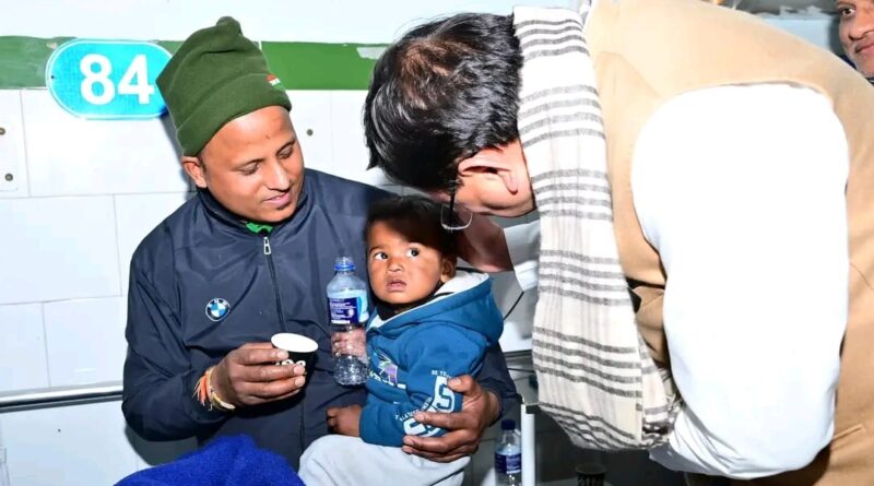 मुख्यमंत्री धामी ने हल्द्वानी में सुशीला तिवारी अस्पताल पहुंचकर जाना घायलों का हाल-चाल, अधिकारियों को दिए निर्देश