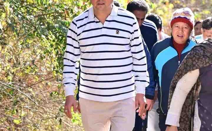 मुख्यमंत्री धामी ने देहरादून- मसूरी ट्रैक मार्ग का किया पैदल निरीक्षण, बेसिक सुविधाएं विकसित करने के एमडीडीए को दिए निर्देश