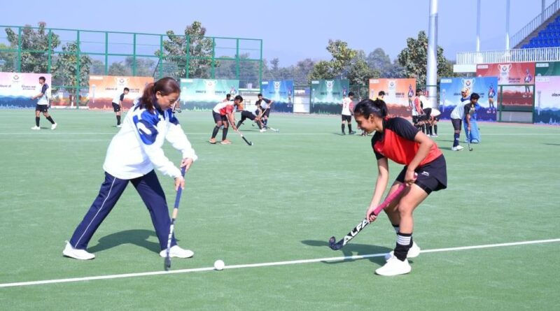 हॉकी और कबड्डी टीमों का उत्साह बढ़ाने हरिद्वार पहुंची खेल मंत्री रेखा आर्या, कहा गले में मेडल डालकर होनी चाहिए अगली सेल्फी