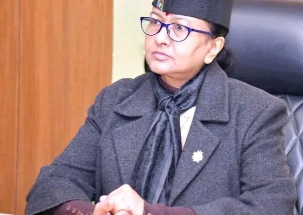 मुख्य सचिव राधा रतूड़ी ने शाॅपिंग माॅल में ईवी चार्जिंग स्टेशन स्थापित करने के दिए निर्देश 