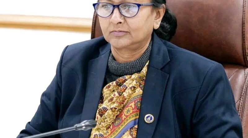 मुख्य सचिव राधा रतूड़ी ने विभिन्न योजनाओं के संचालन के संबंध में की बैठक