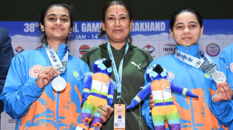 खेल मंत्री रेखा आर्या ने देखे कबड्डी और कलारीपयट्टू के मैच, खिलाड़ियों ने खेल मंत्री के साथ खींची फोटो