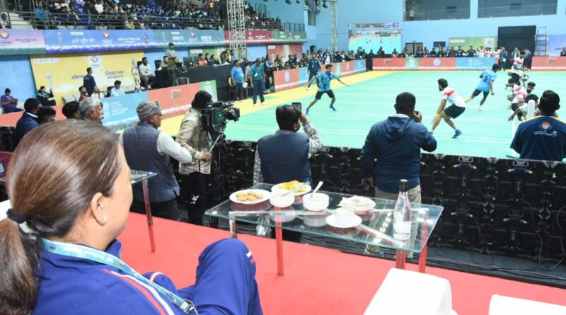 हल्द्वानी के गौलापार स्टेडियम में तैराकी और खो खो मैच देखने पहुंची खेल मंत्री रेखा आर्या, खिलाड़ियों से खेल सुविधाओं के बारे में ली जानकारी 