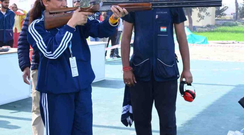 खेल मंत्री रेखा आर्य ने की शूटिंग, व्यवस्थाओं का लिया जायजा, 7 फरवरी से होगी नेशनल गेम की शॉटगन इवेंट 