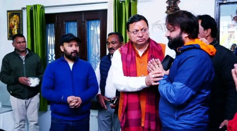 मुख्यमंत्री धामी ने हास्य कलाकार घनानंद ‘घन्ना भाई’ के निधन पर उनके आवास पहुंचकर दी श्रद्धांजलि