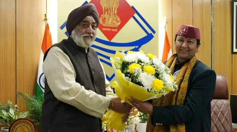 मुख्य सचिव राधा रतूड़ी से हेमकुंट साहिब गुरुद्वारा मैनेजमेंट ट्रस्ट के अध्यक्ष नरेंद्रजीत सिंह बिंद्रा ने की मुलाकात 