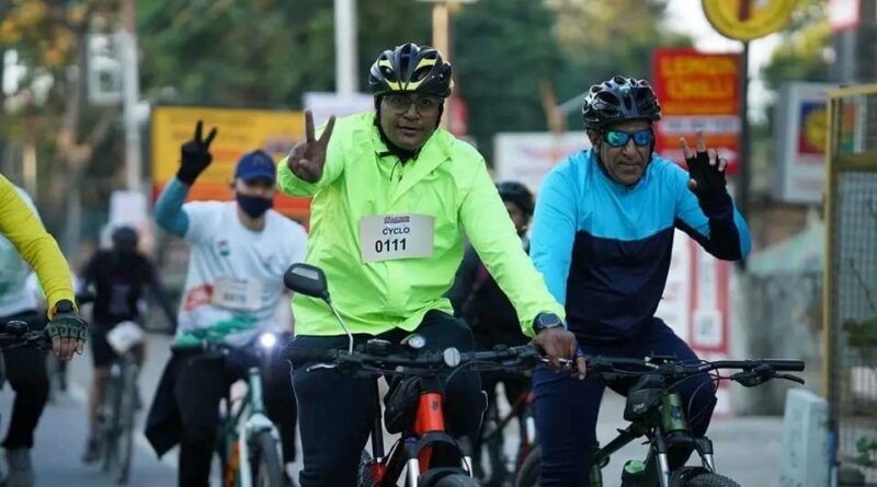 मुख्य निर्वाचन अधिकारी डॉ. बीवीआरसी पुरुषोत्तम के निर्देश पर पुलिस लाइन में मतदाता जागरूकता साइकिल रैली का आयोजन 