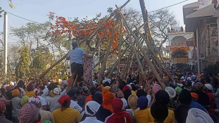 श्री झंडे जी आरोहण की प्रक्रिया शुरू, उमड़ा आस्था का सैलाब , जयकारों से गूंज उठा दरबार साहिब