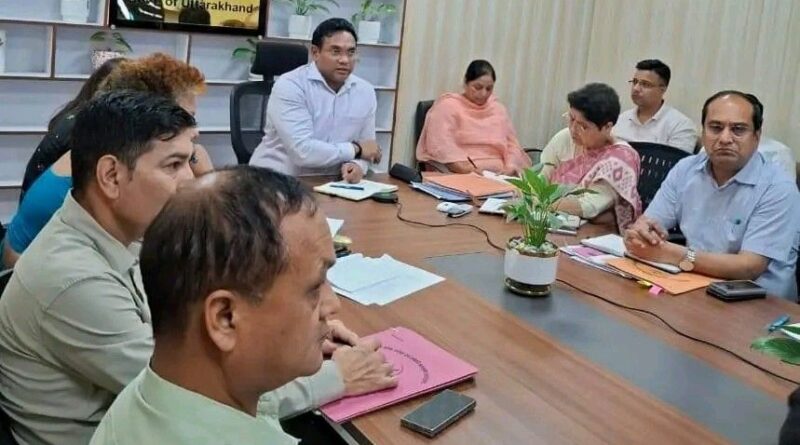 धामी सरकार की सतर्कता : स्वास्थ्य सचिव डॉ. आर. राजेश कुमार ने चारधाम यात्रा मार्ग पर सुदृढ़ स्वास्थ्य व्यवस्था की सुनिश्चित